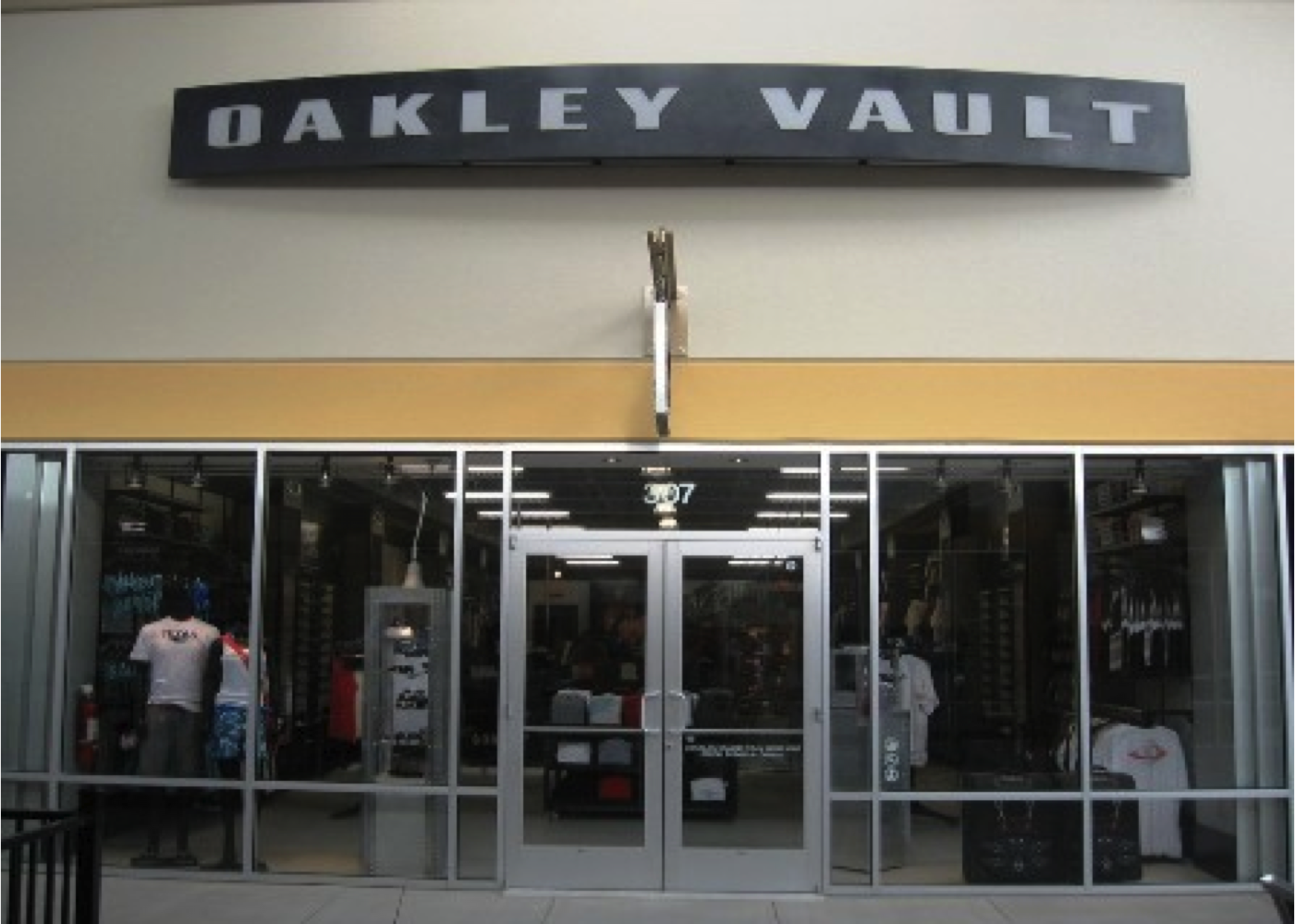 oakley houston premium outlets