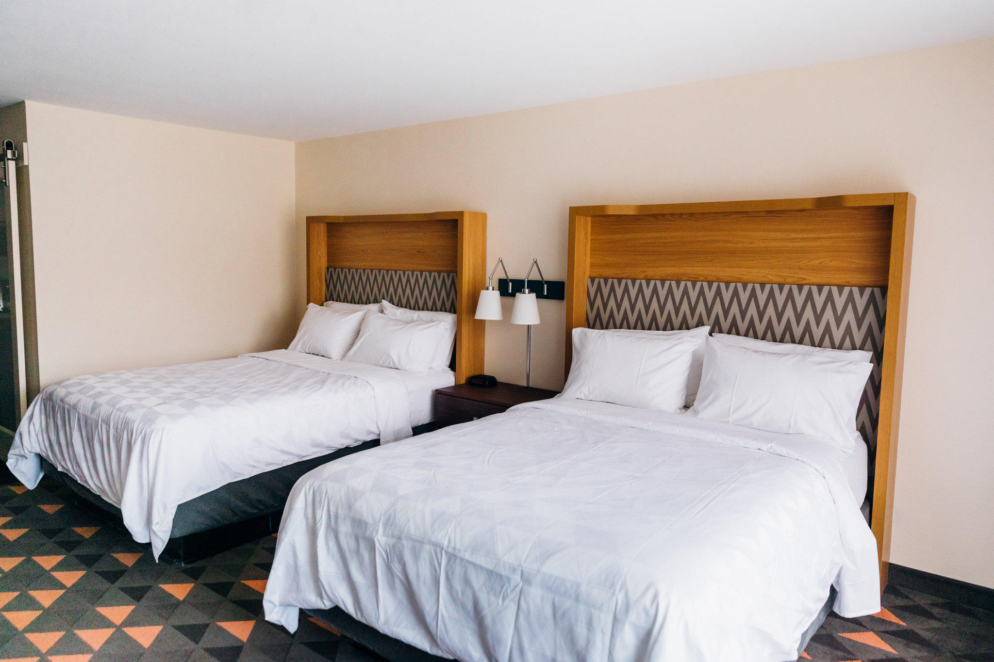 Holiday Inn & Suites Phoenix-Mesa/Chandler Photo