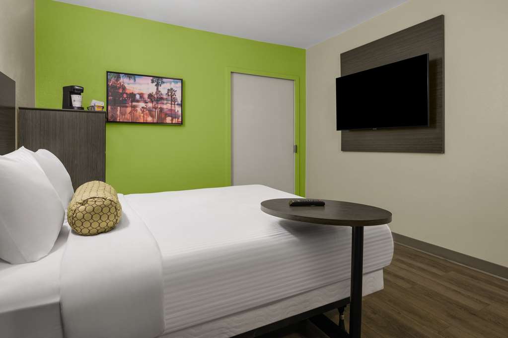 SureStay by Best Western San Diego Pacific Beach Image