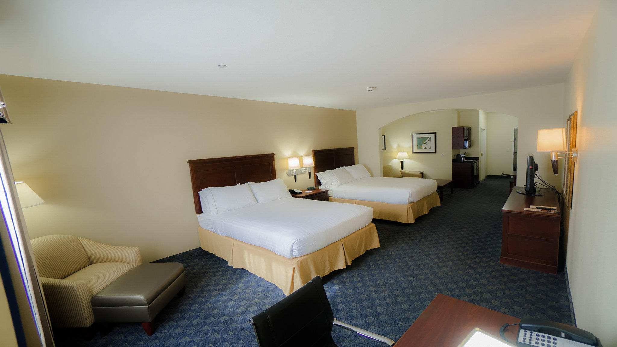 Holiday Inn Express & Suites Pampa Photo