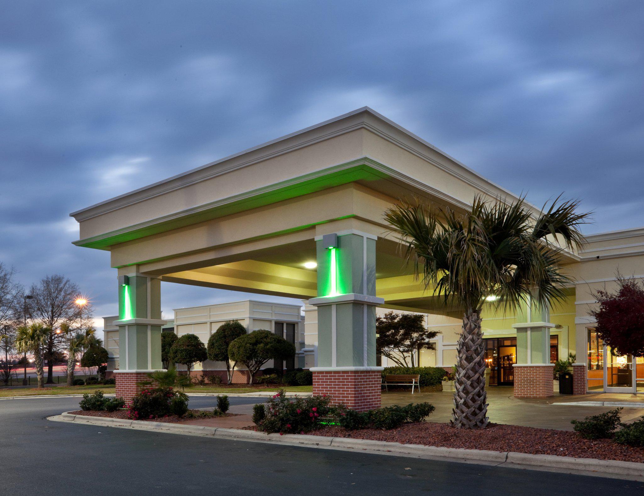 Holiday Inn Lumberton North - I-95 Photo