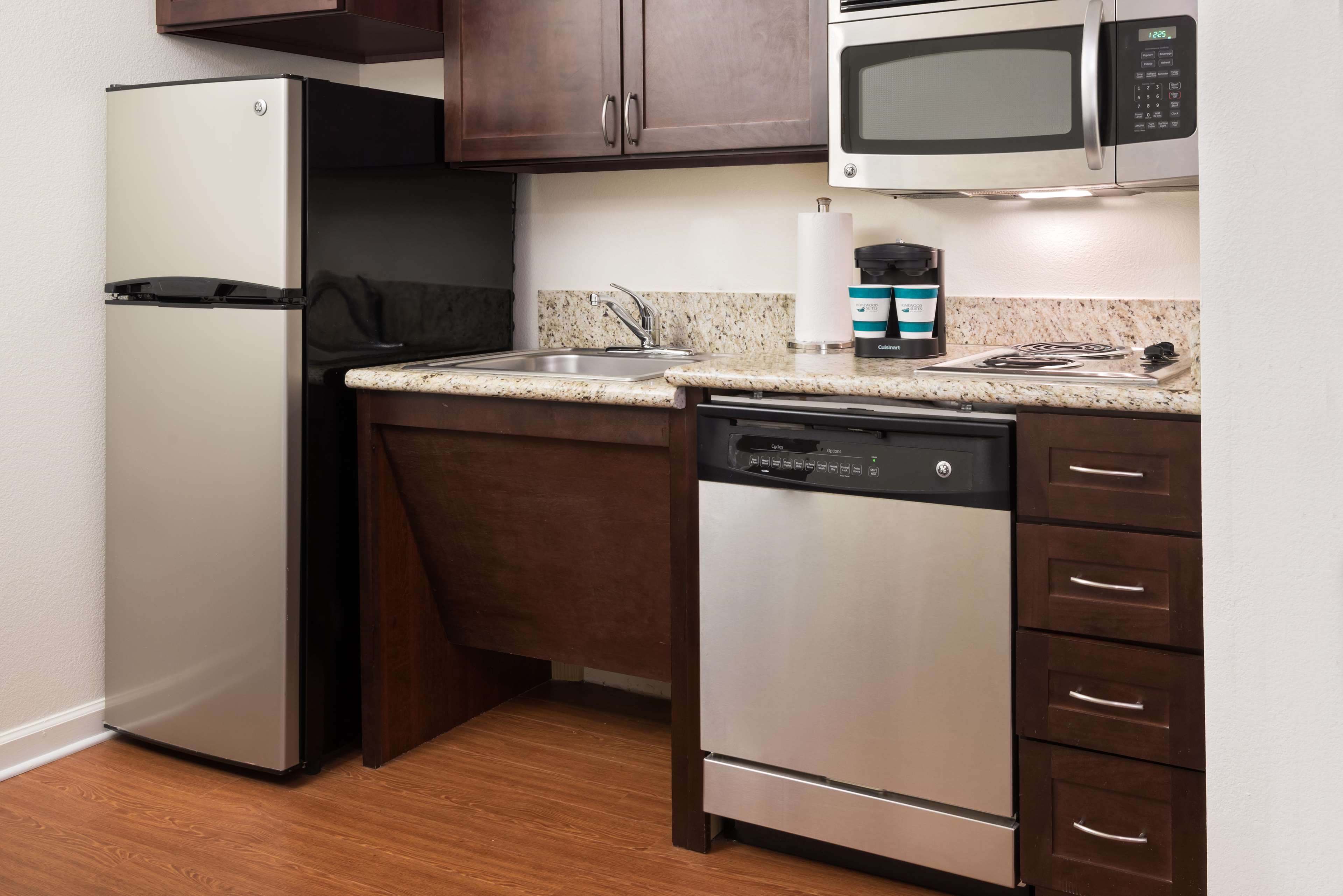 Homewood Suites by Hilton Charlotte-North/Univ Research Park Photo