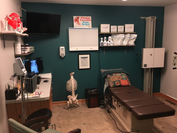 Images New Berlin-Evans Chiropractic & Pain Relief Laser Clinic