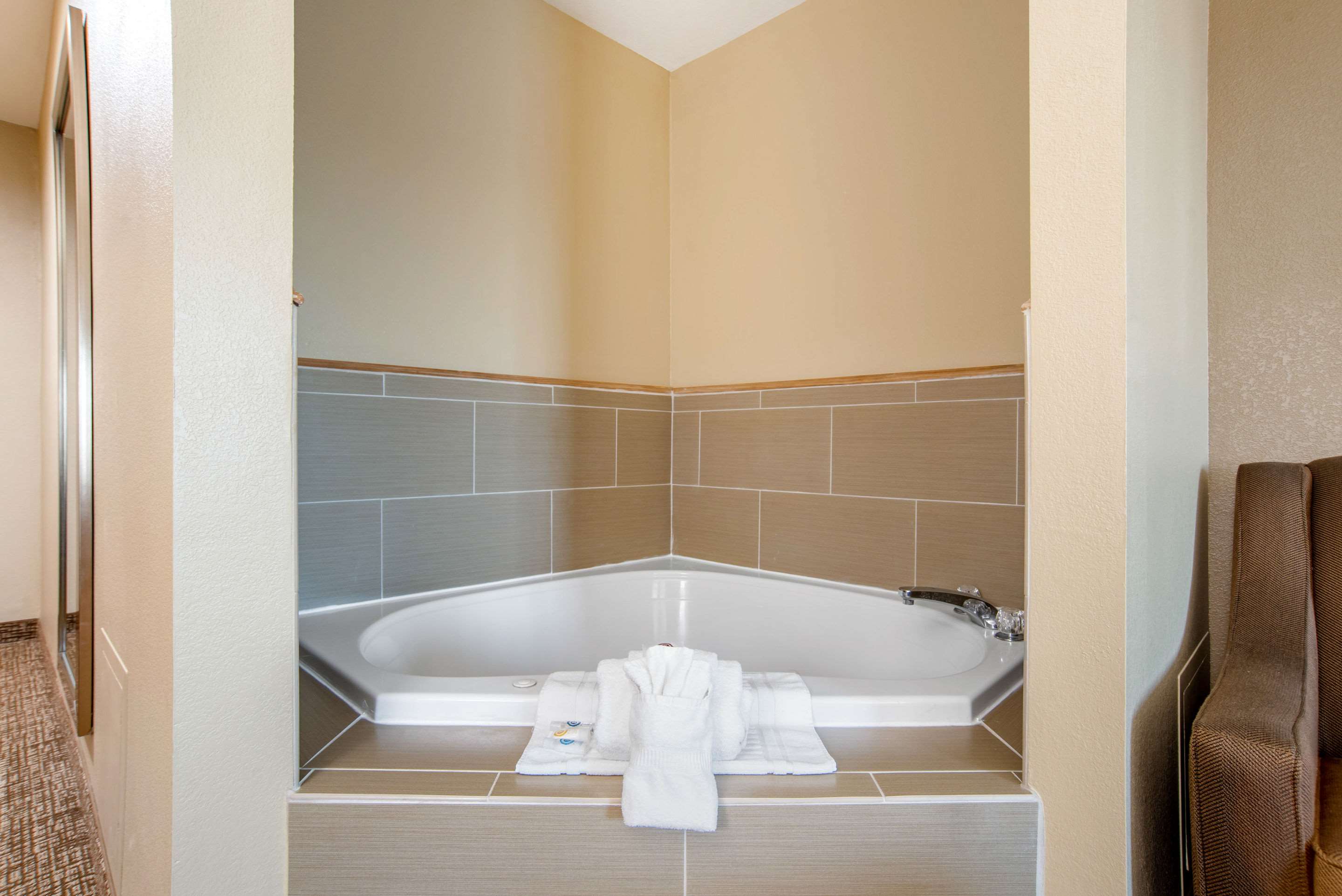 Comfort Suites Photo