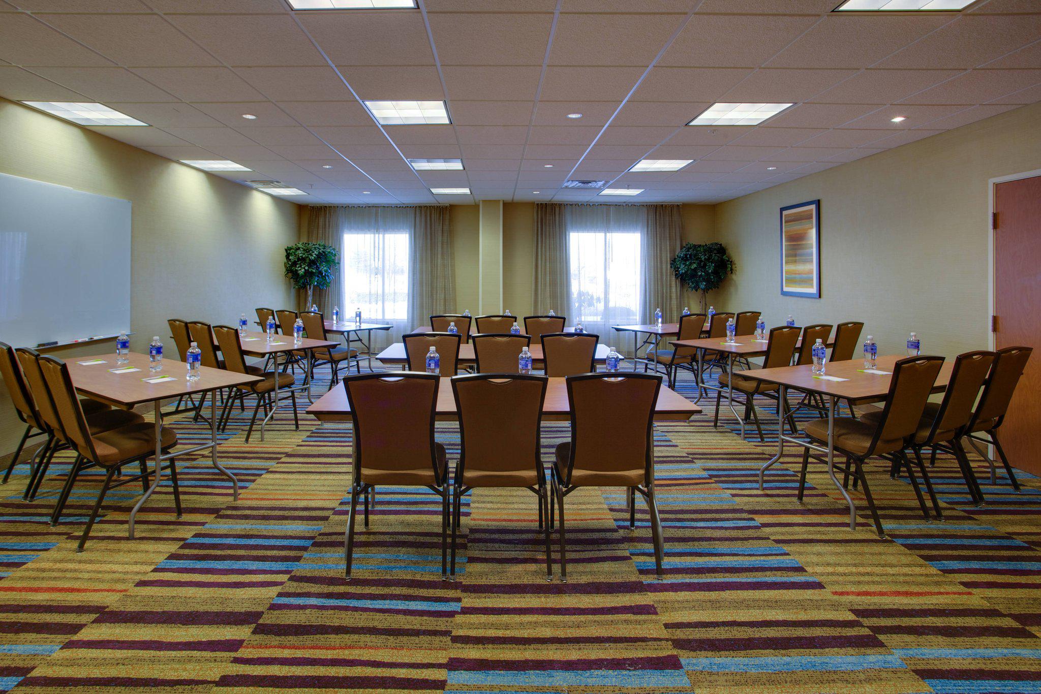 Fairfield Inn & Suites by Marriott Edison-South Plainfield Photo