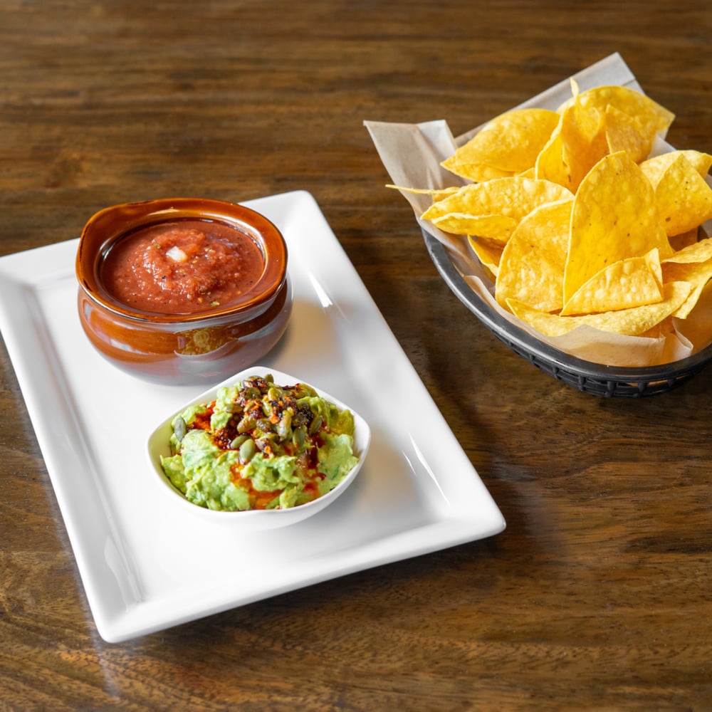 Chips Salsa & Guac