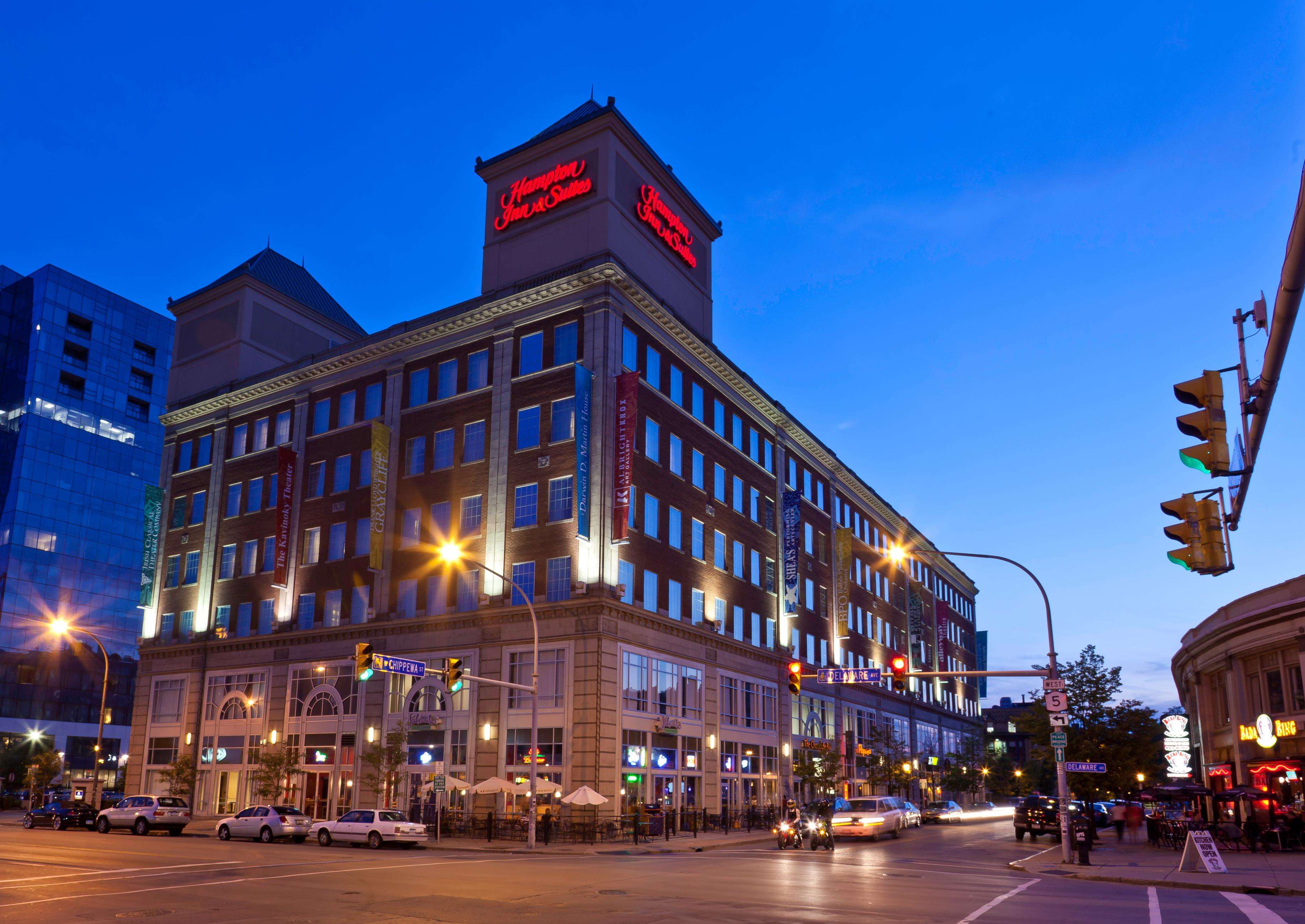 Hampton Inn & Suites Buffalo Downtown Photo