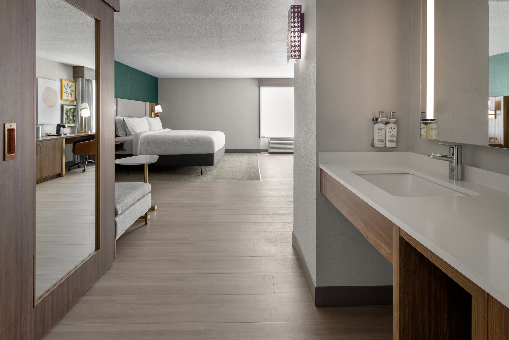 Holiday Inn & Suites Columbia NE - Ft Jackson Area by IHG Image