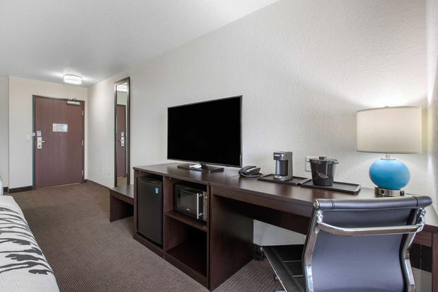 Images Sleep Inn & Suites Ankeny - Des Moines