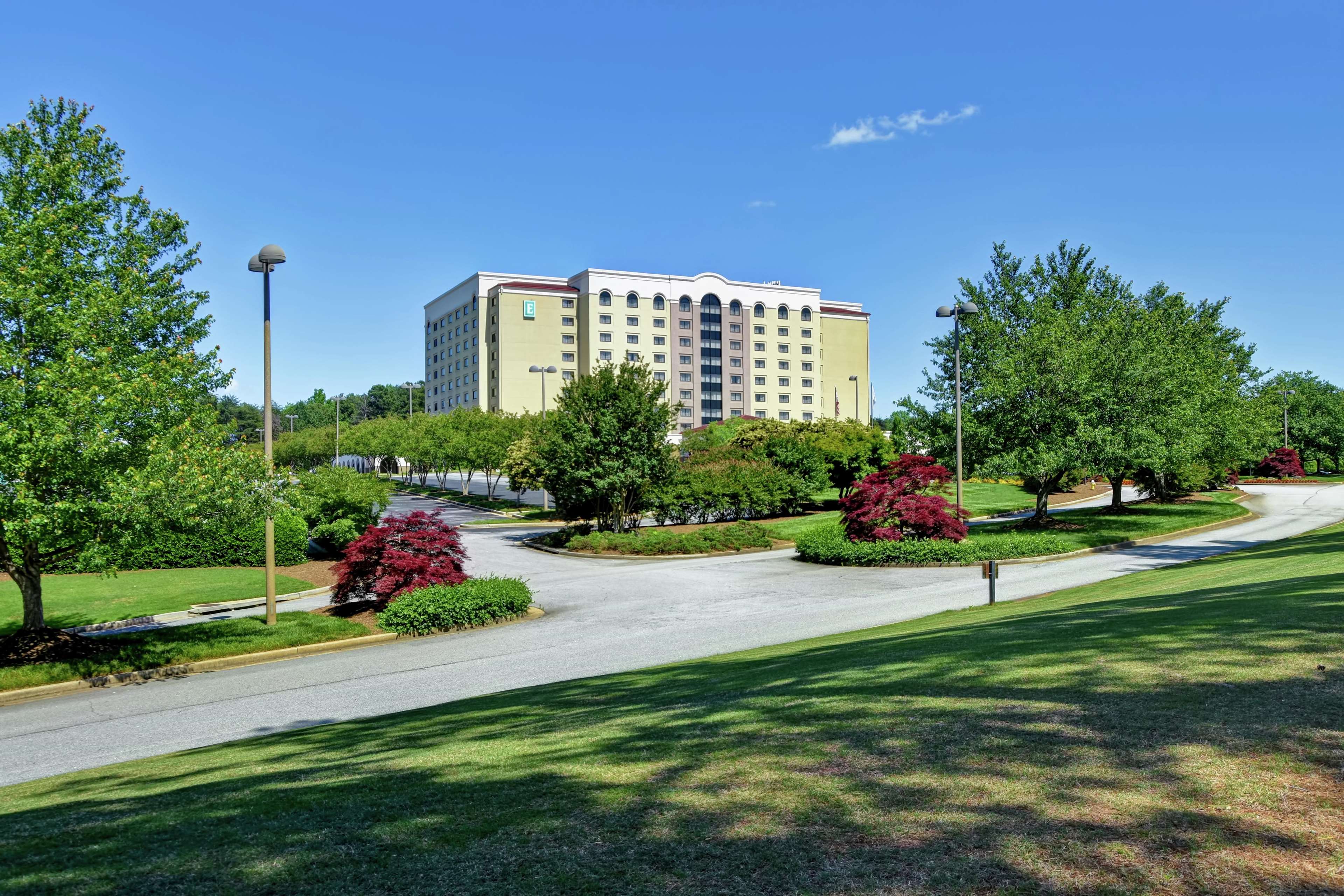 Embassy Suites by Hilton Greenville Golf Resort & Conference Center Photo