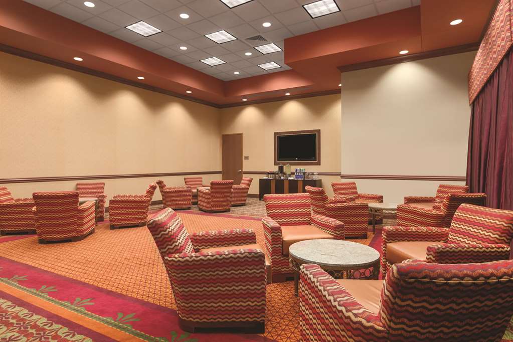 Embassy Suites by Hilton Omaha La Vista Hotel & Conference Center Image