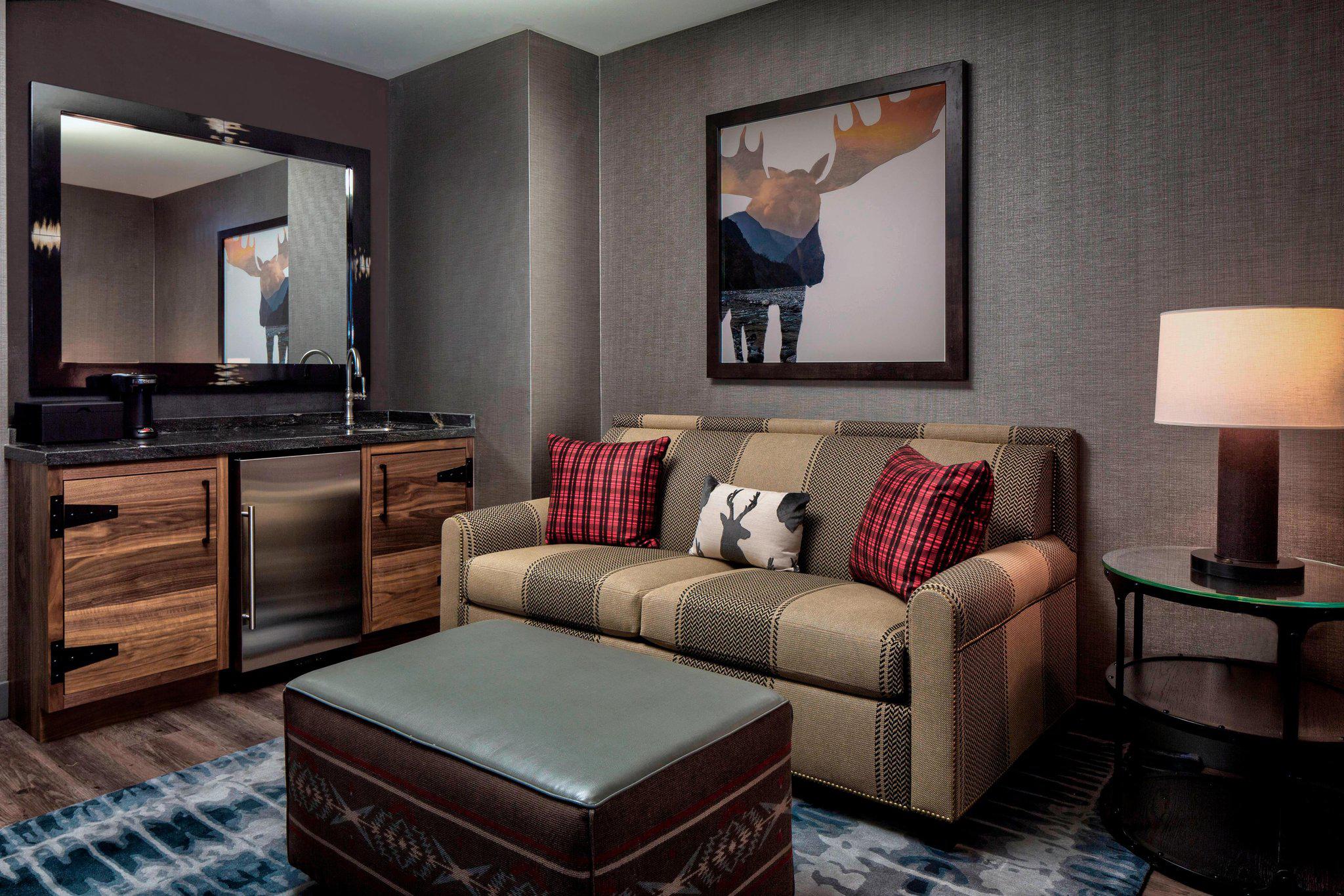 Gaylord Rockies Resort & Convention Center Photo