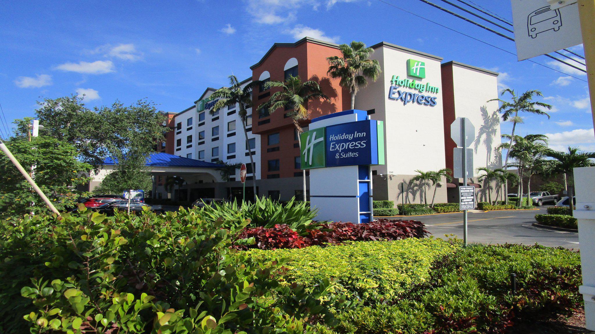 Holiday Inn Express & Suites Fort Lauderdale Airport West Photo