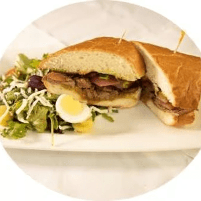 Pan Con Lomito