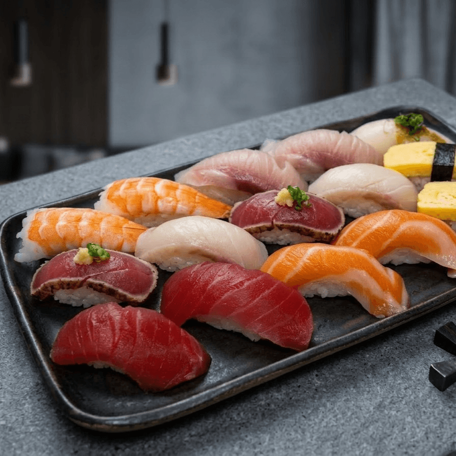 Medium Sushi Platter (16)