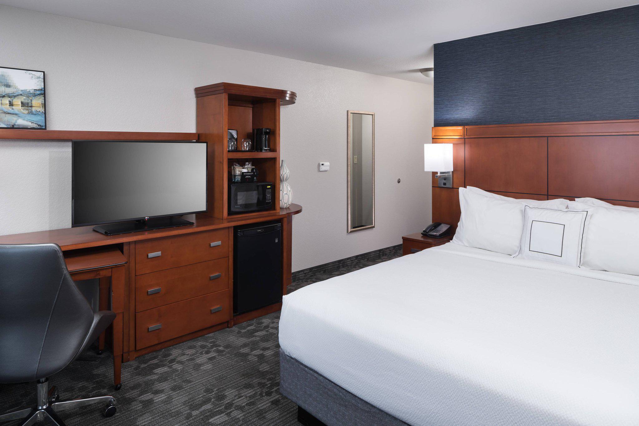 Courtyard by Marriott Austin North/Parmer Lane Photo