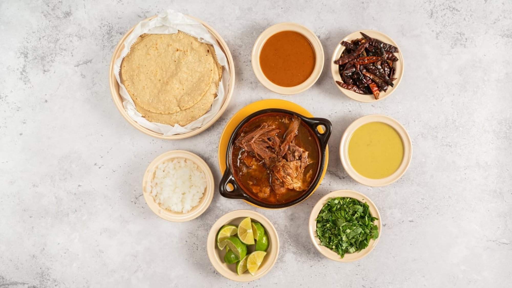 Plato De Barbacoa en Consomé / Barbacoa Dish in Broth for Dip