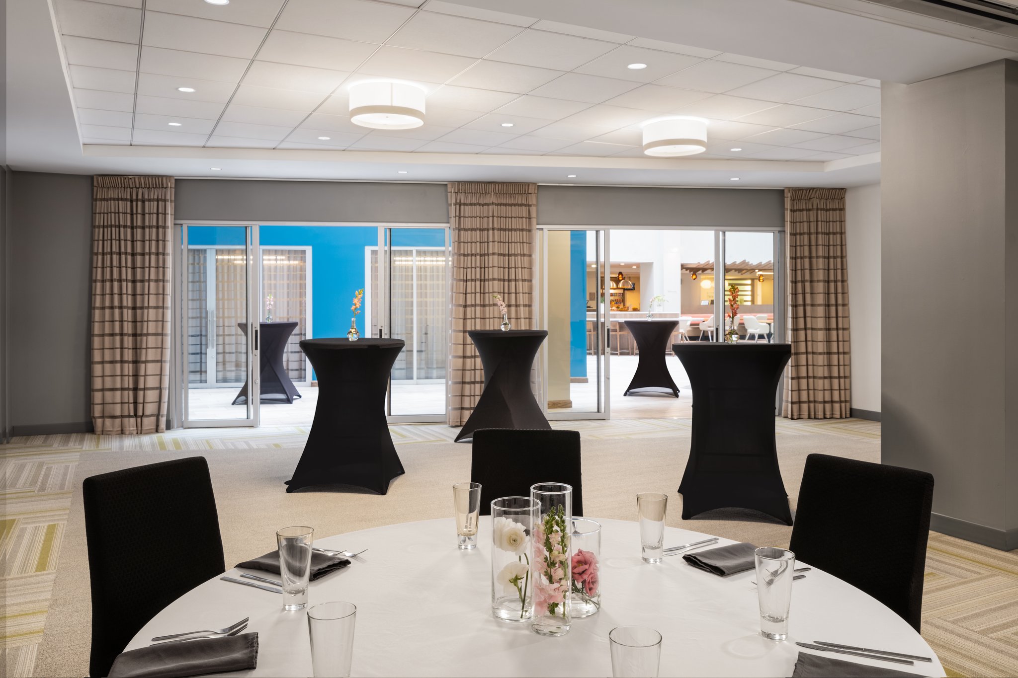 EVEN Hotel Pittsburgh Downtown by IHG Image