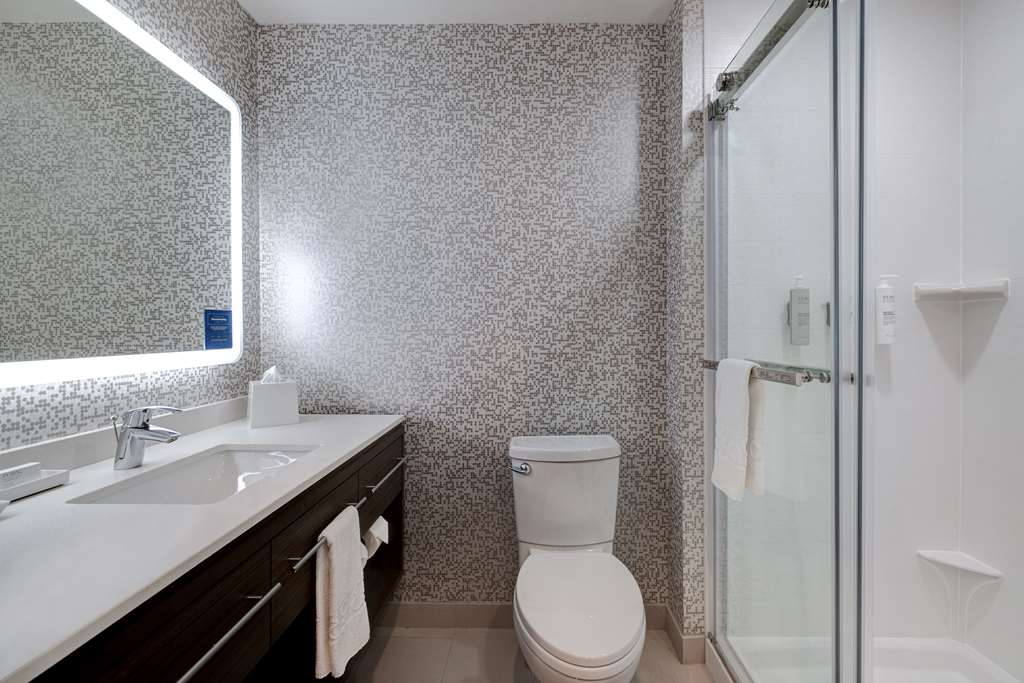 Home2 Suites by Hilton Redding Image