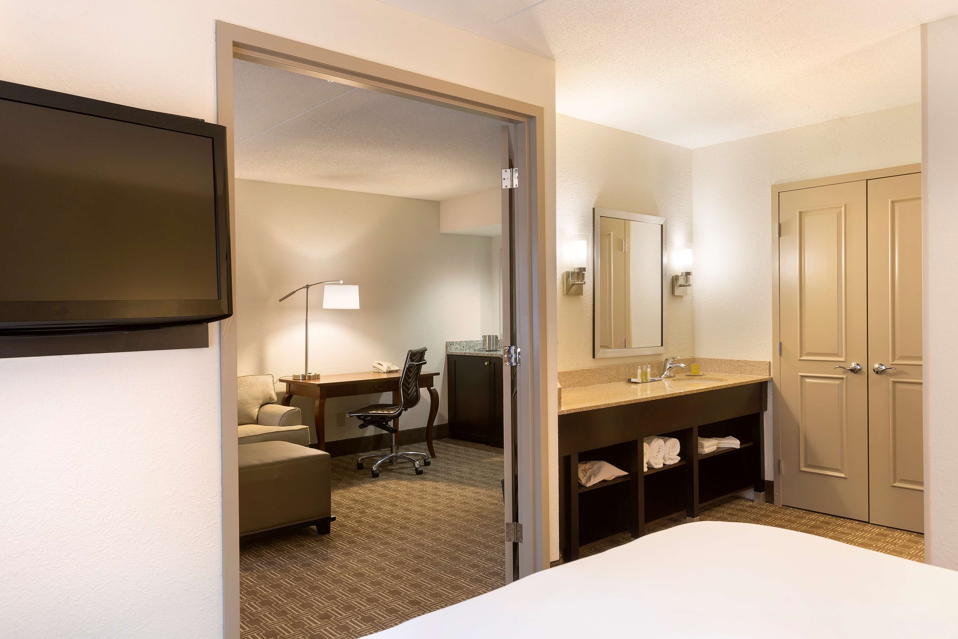 Guest room