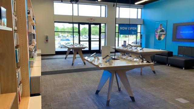 AT&amp;T Store - CLOSED Logo