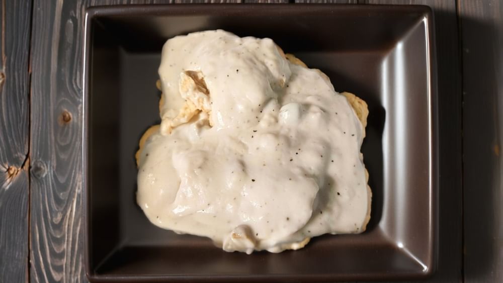 Biscuit & Country Gravy