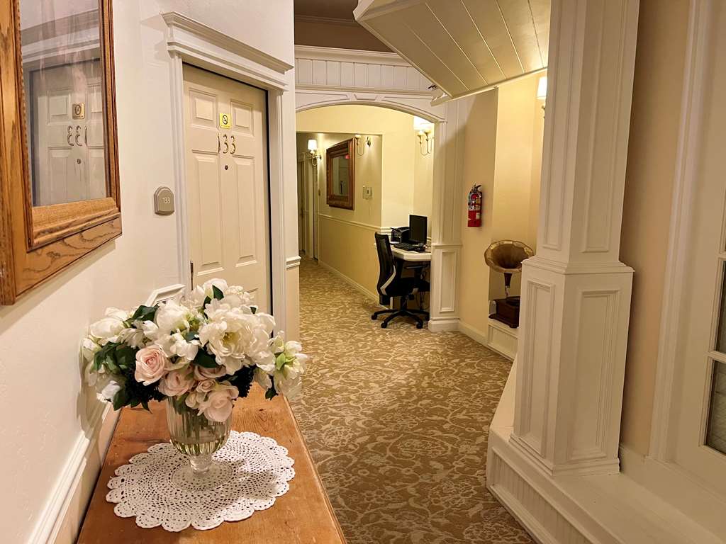 Best Western Grandma's Feather Bed Image