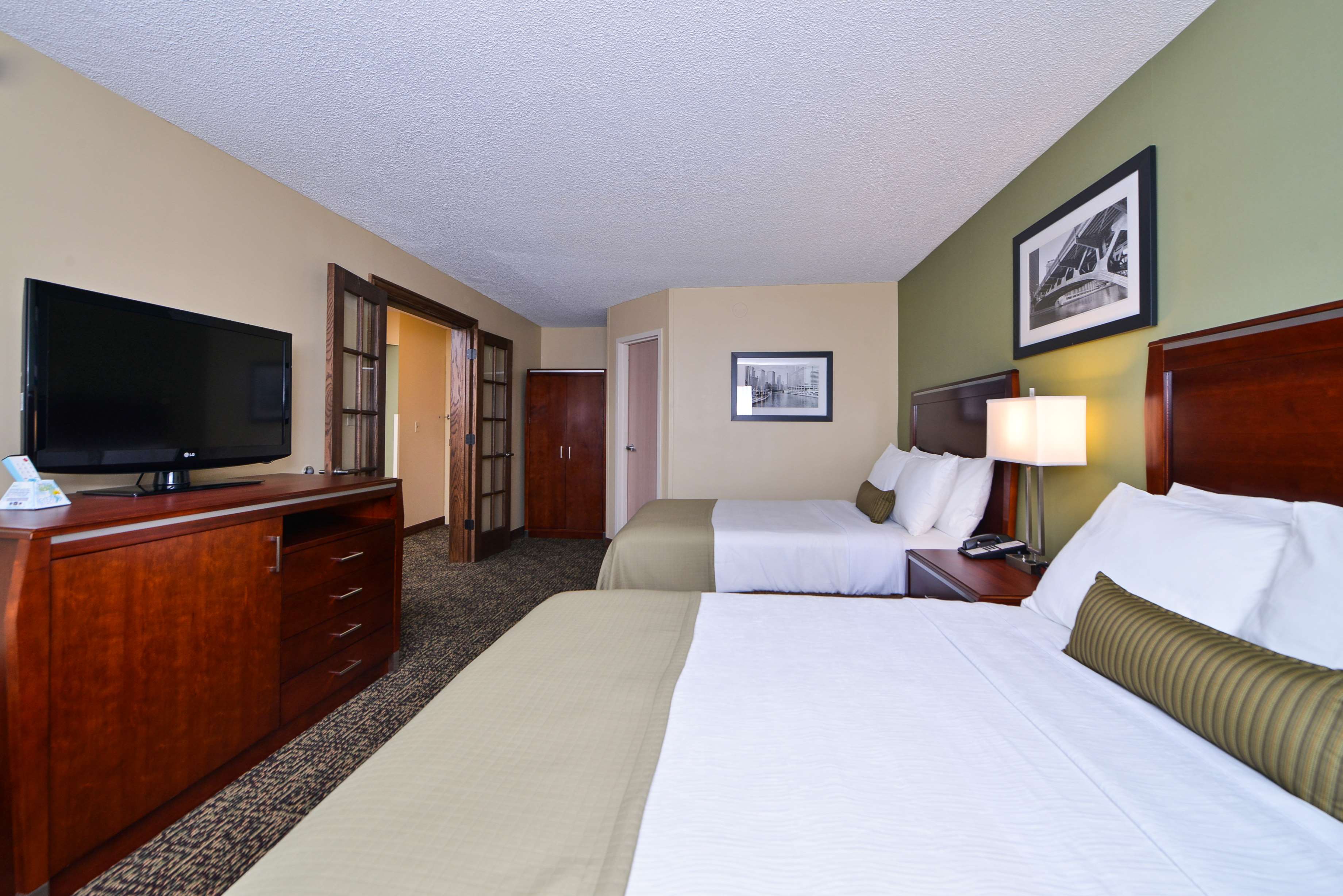 Best Western Plus Glenview-Chicagoland Inn & Suites Photo