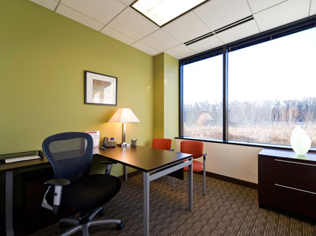 Regus - Illinois, Lake Forest - Landmark Conway Farms Photo