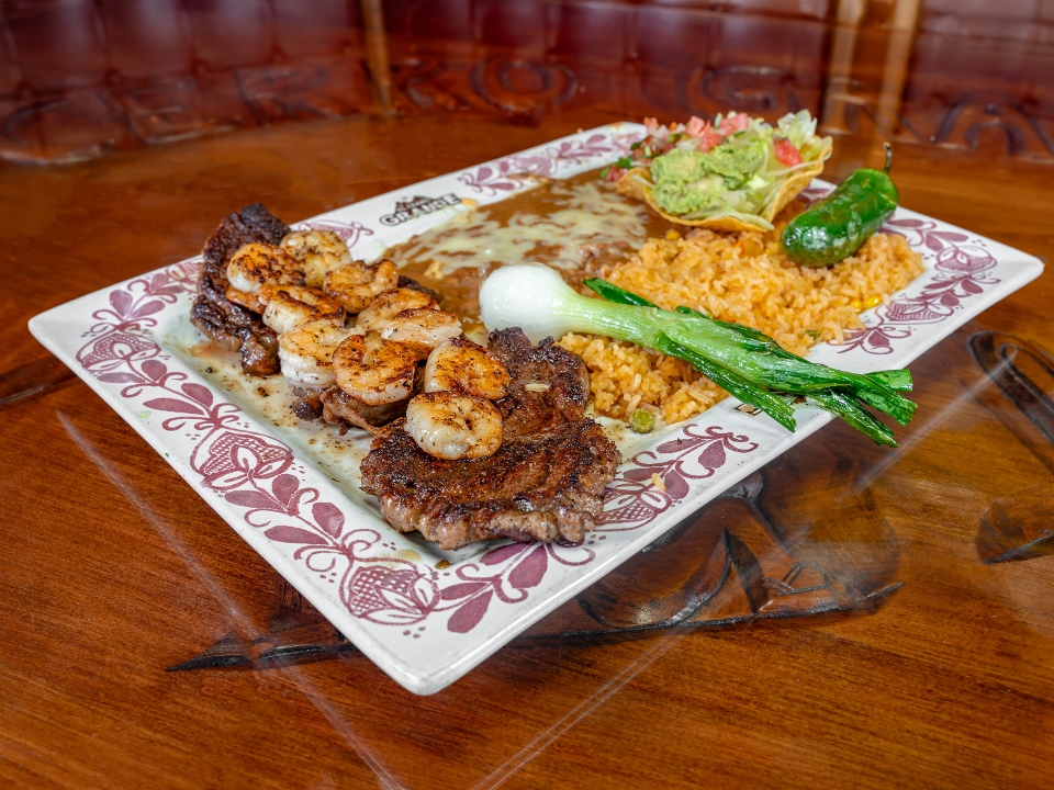 Carne y Camarones