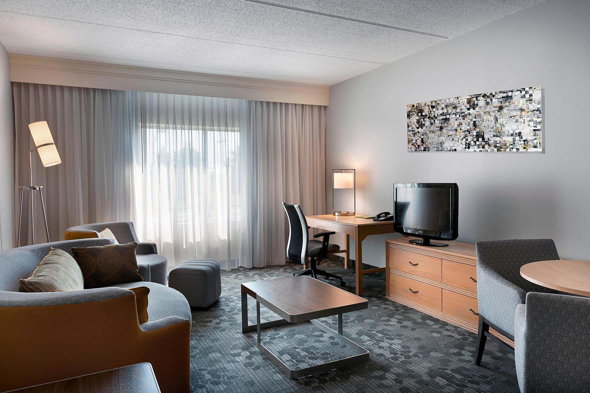 Courtyard by Marriott Myrtle Beach Broadway Photo