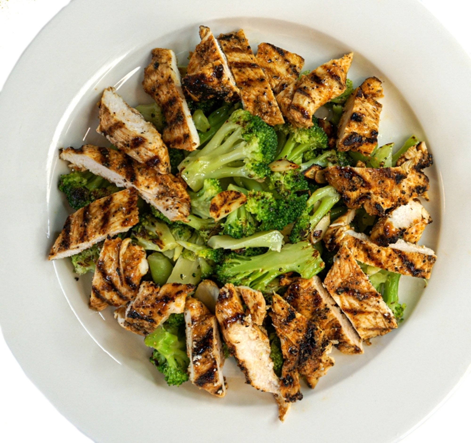 Grilled Chicken w/ Sautéed Broccoli Oil and Garlic