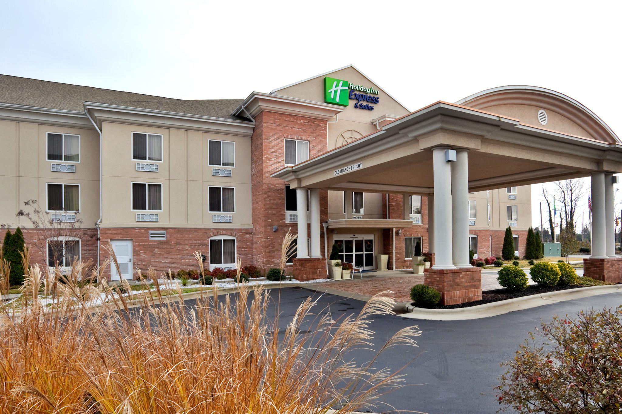 Holiday Inn Express & Suites High Point South Photo