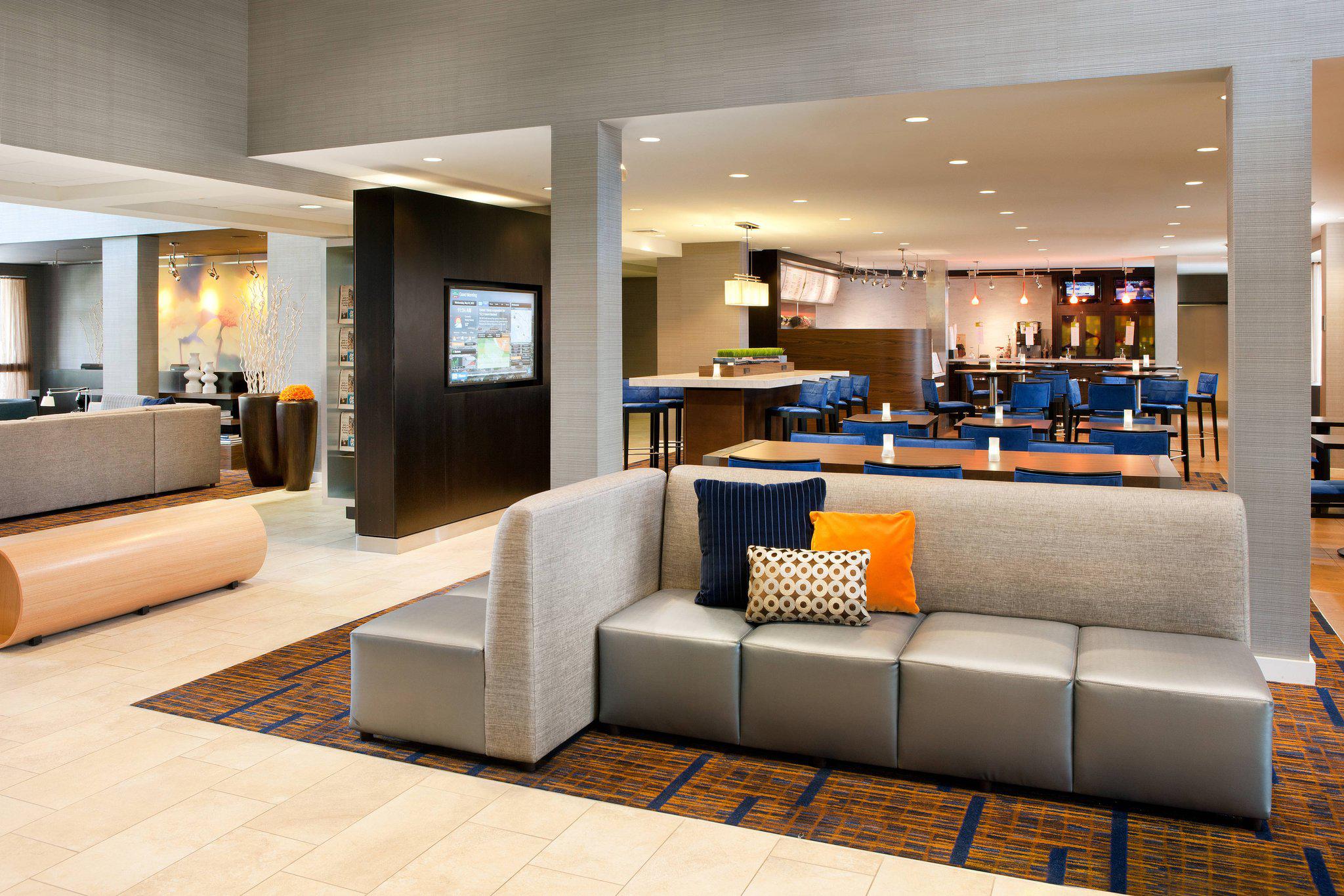 Courtyard by Marriott Oakland Airport Photo