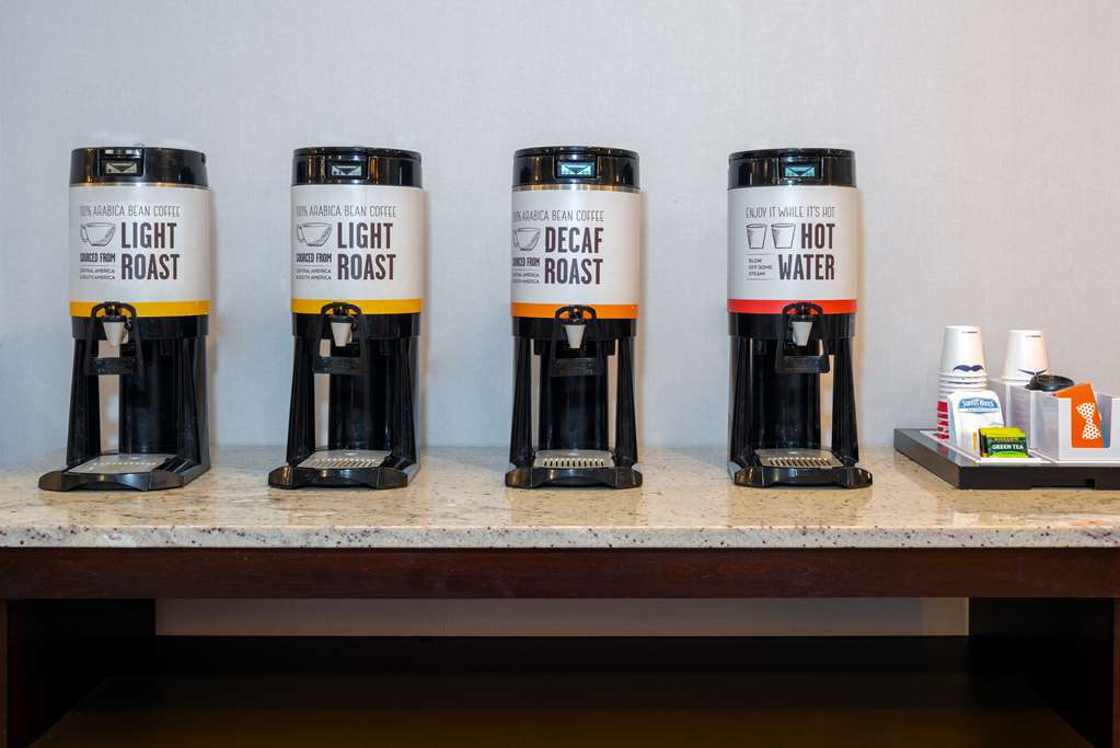 Hampton Inn & Suites Buffalo Downtown Image