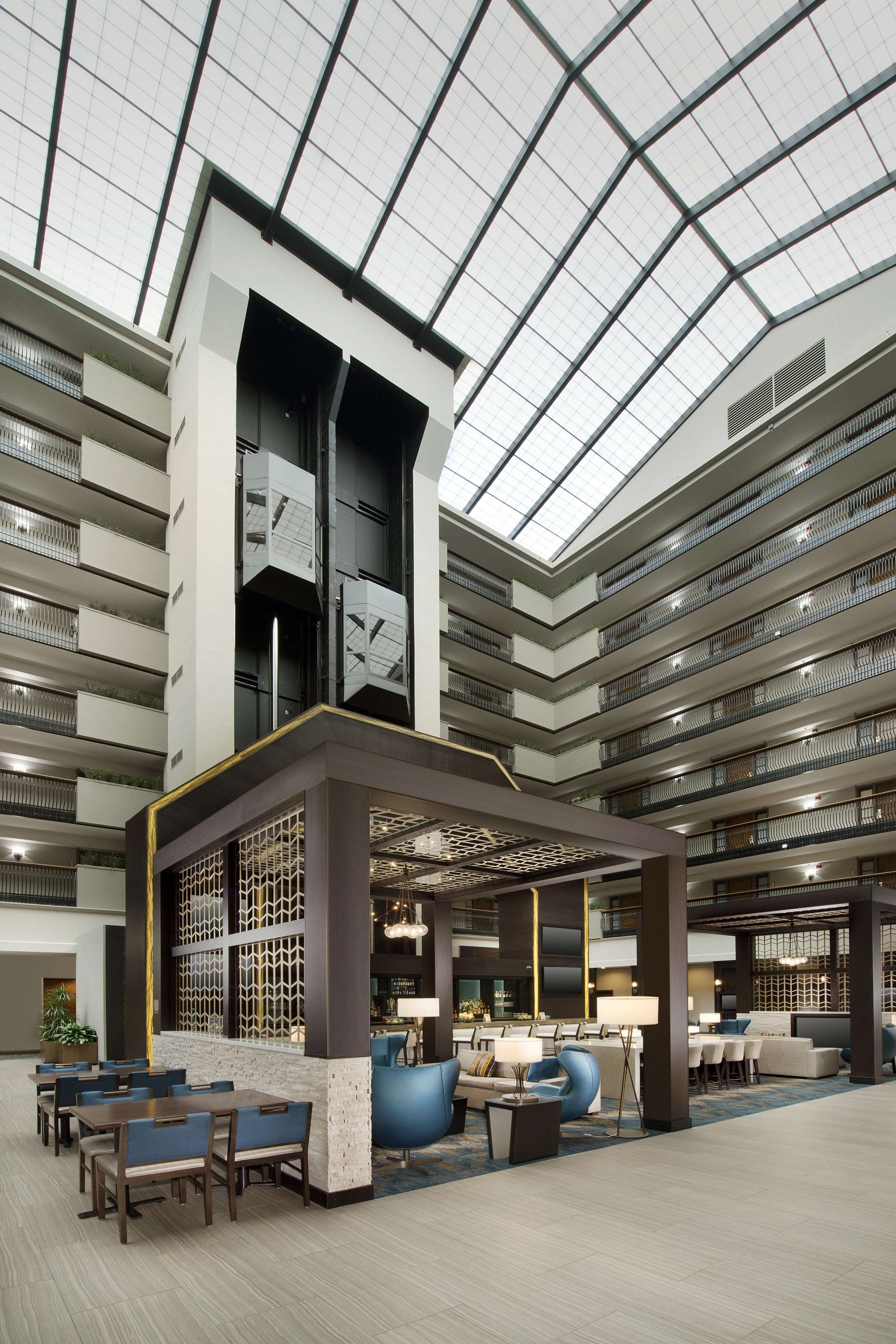 Embassy Suites by Hilton Columbus Photo