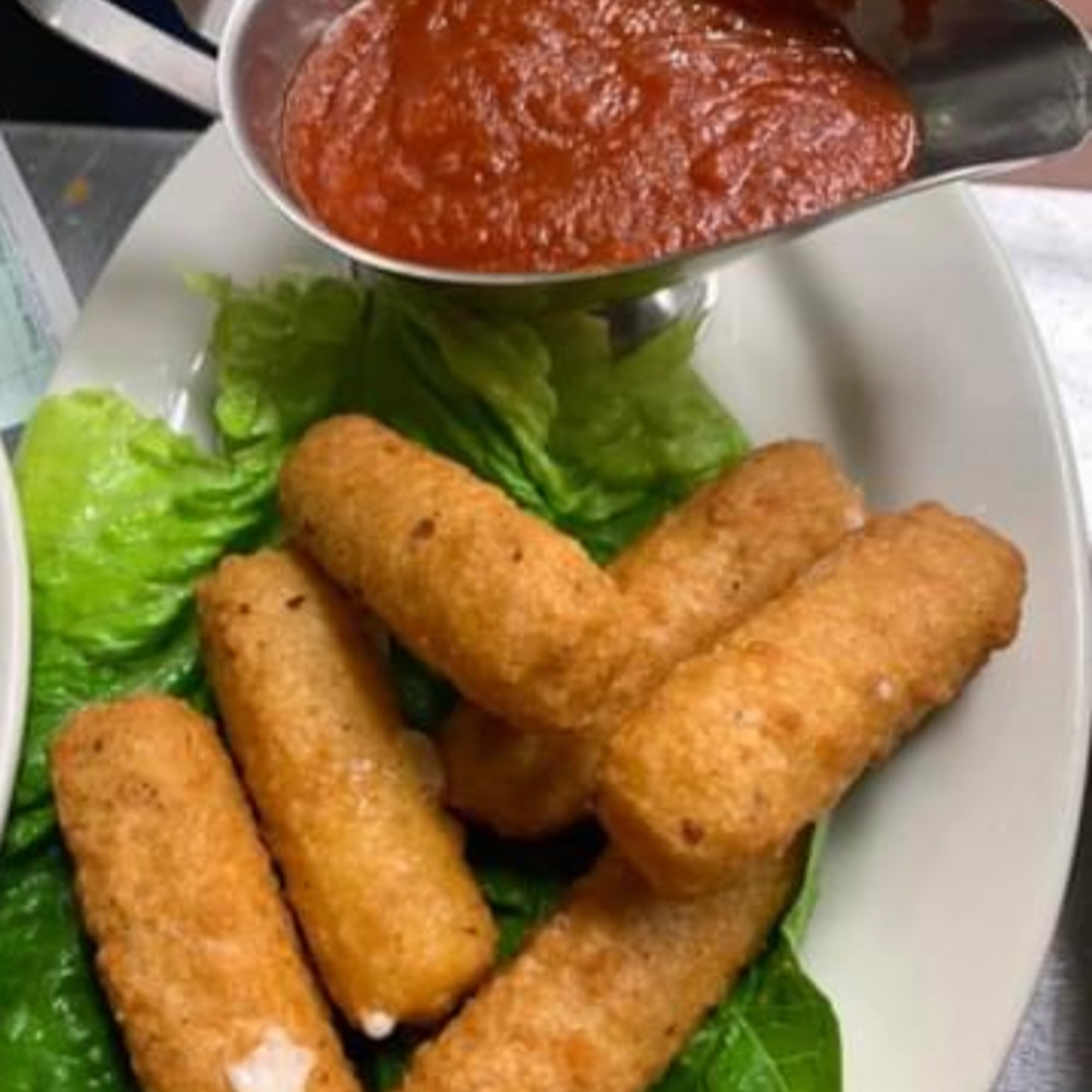 Mozzarella Sticks (6)