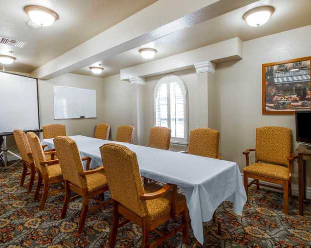 Images Comfort Inn & Suites