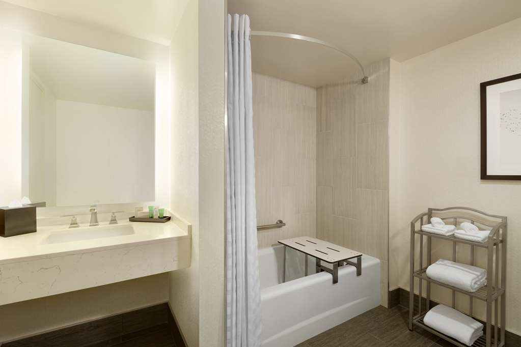 Hilton Greenville Image