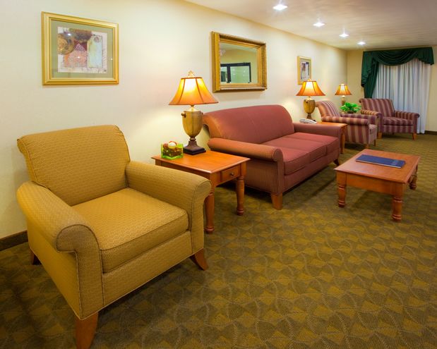 Images Holiday Inn Express & Suites Elkins
