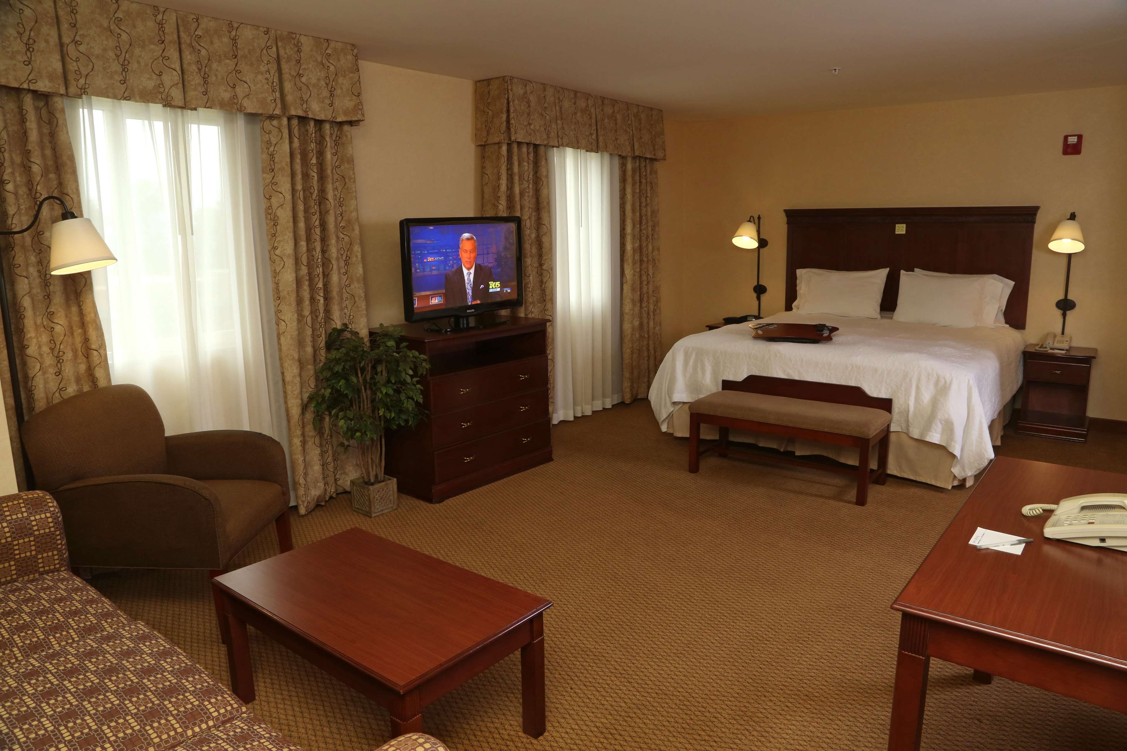 Hampton Inn & Suites Burlington Photo