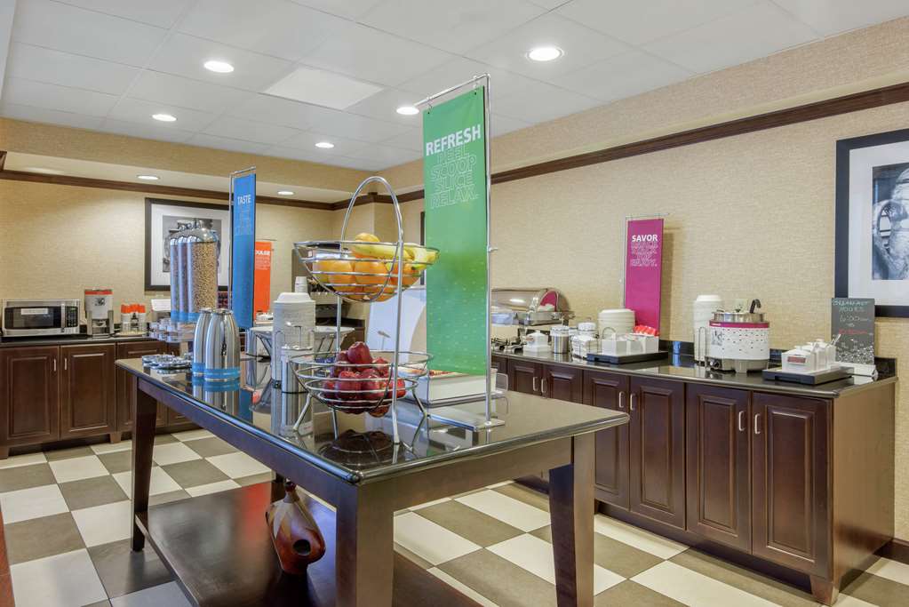 Hampton Inn Meadville Image
