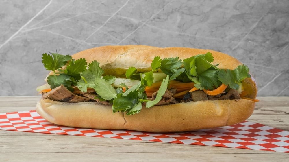 S1: Grilled Pork Sandwich - Banh Mi Thit Nuong