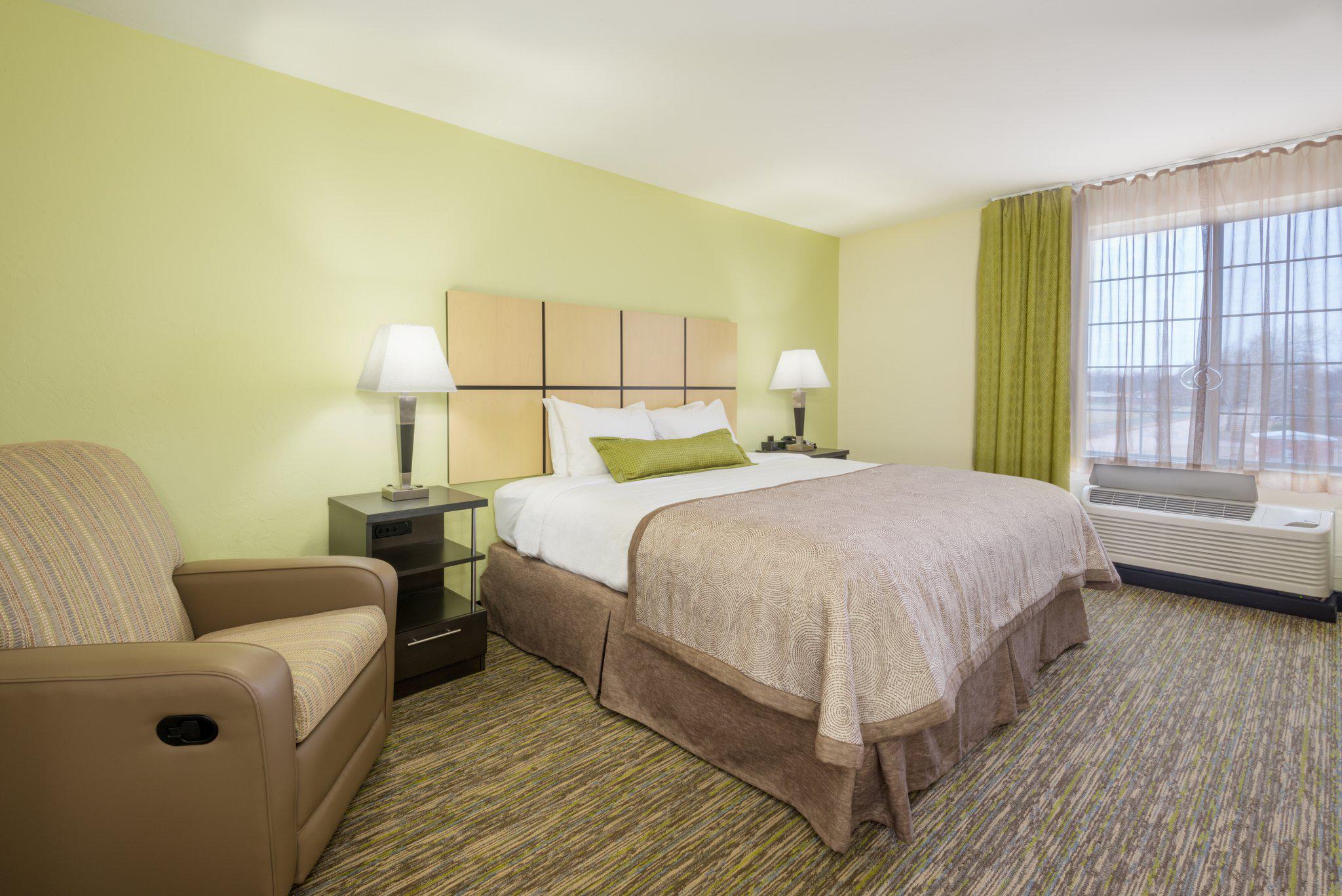 Candlewood Suites Midwest City Photo