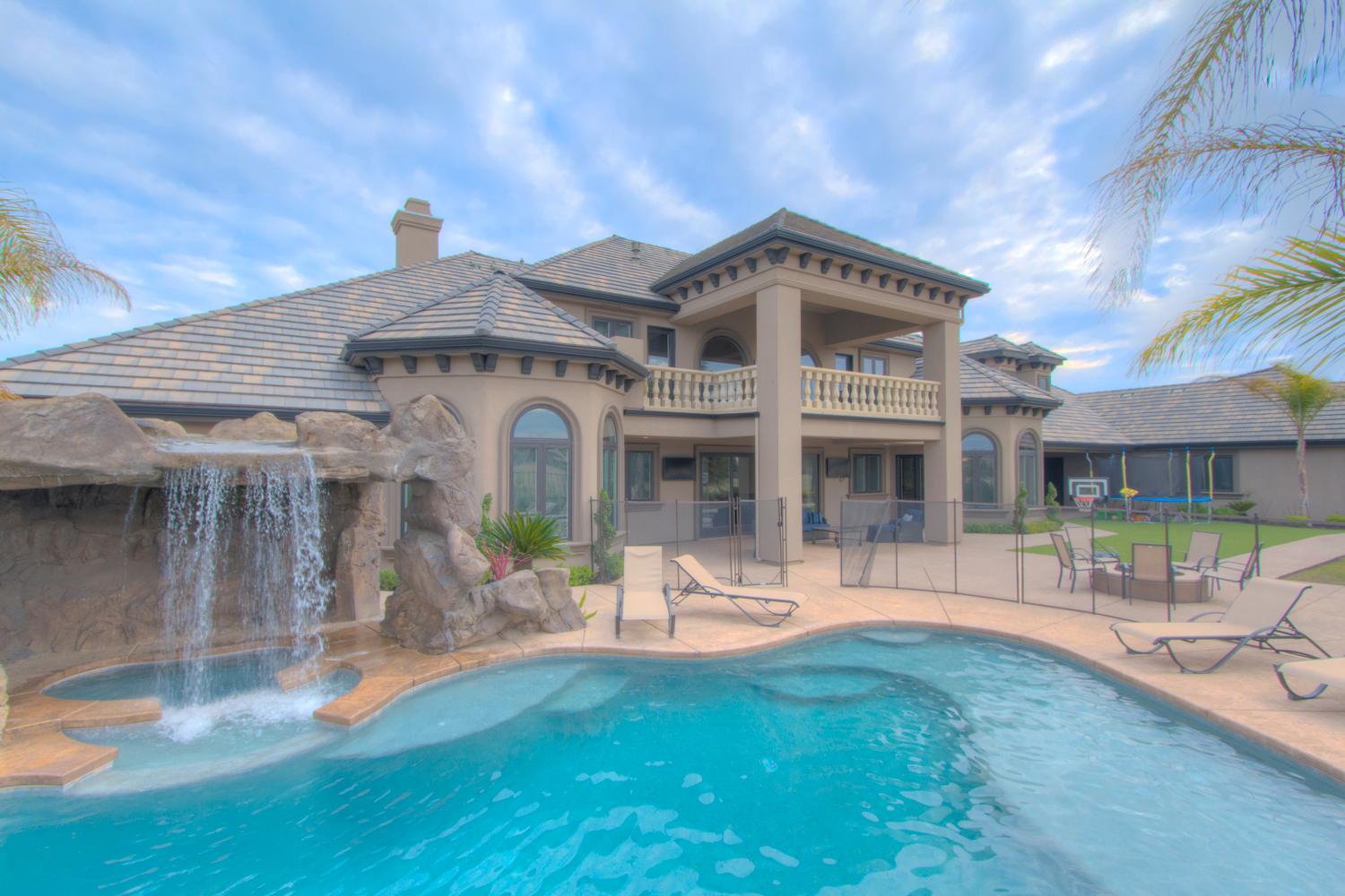 Peak Performance Realty Image