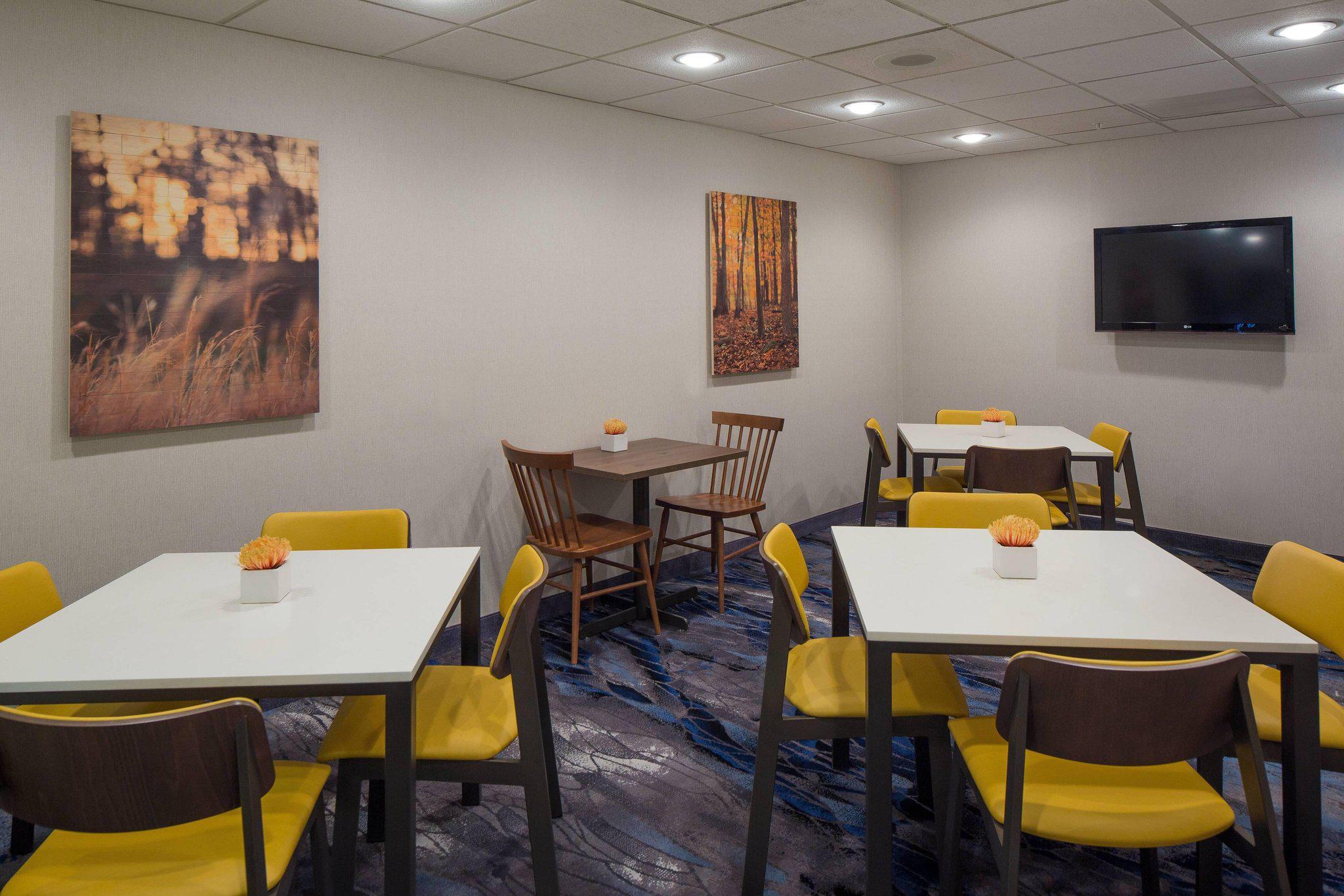 Fairfield Inn & Suites by Marriott Orlando Lake Buena Vista Photo