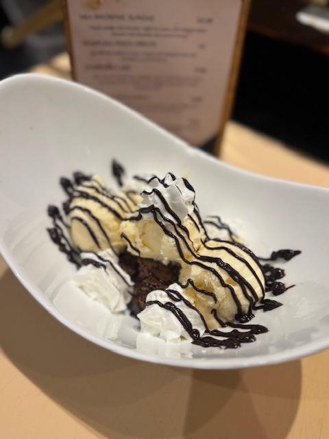 Mia Browny Sundae