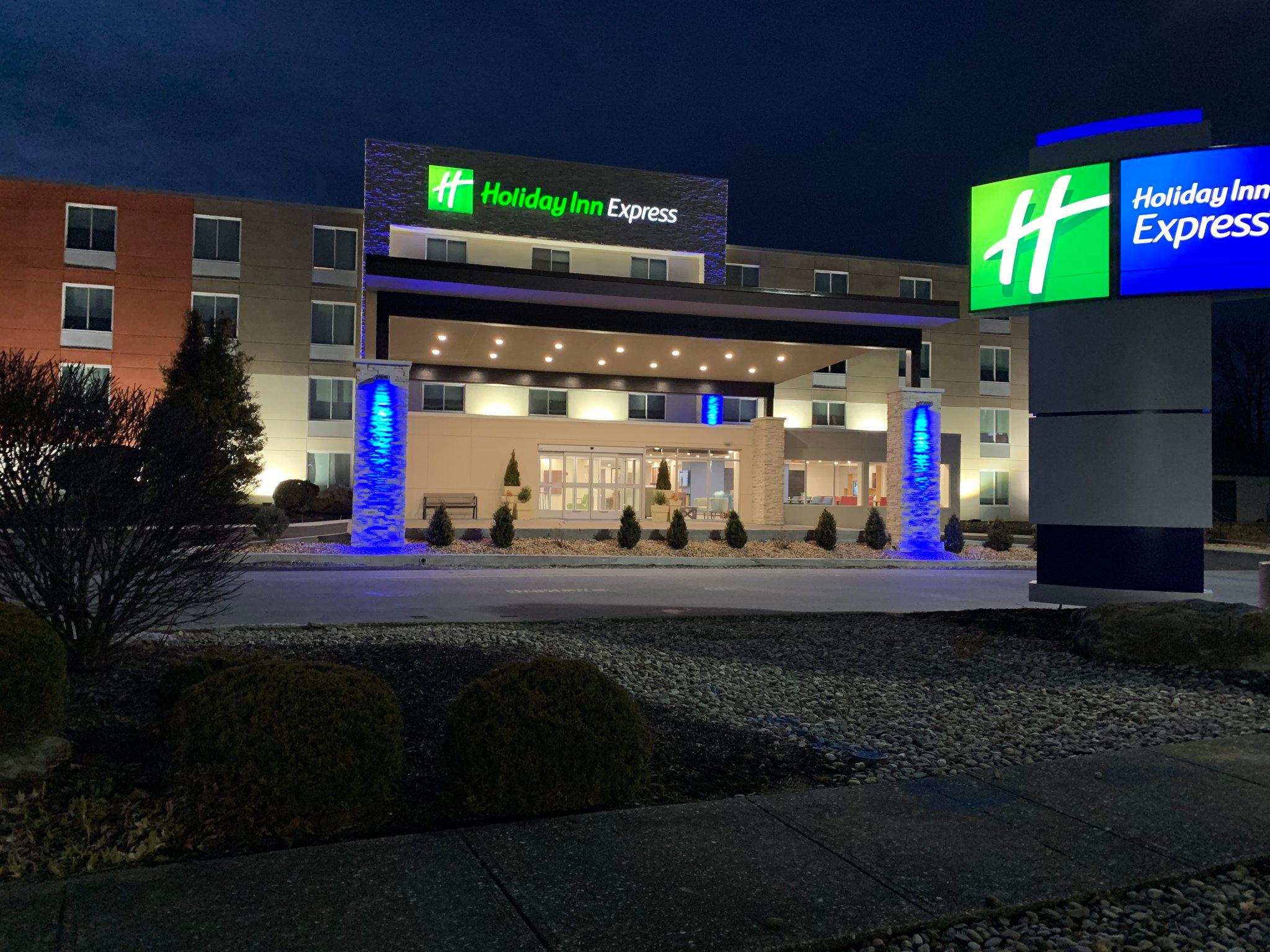 Holiday Inn Express Allentown North Photo