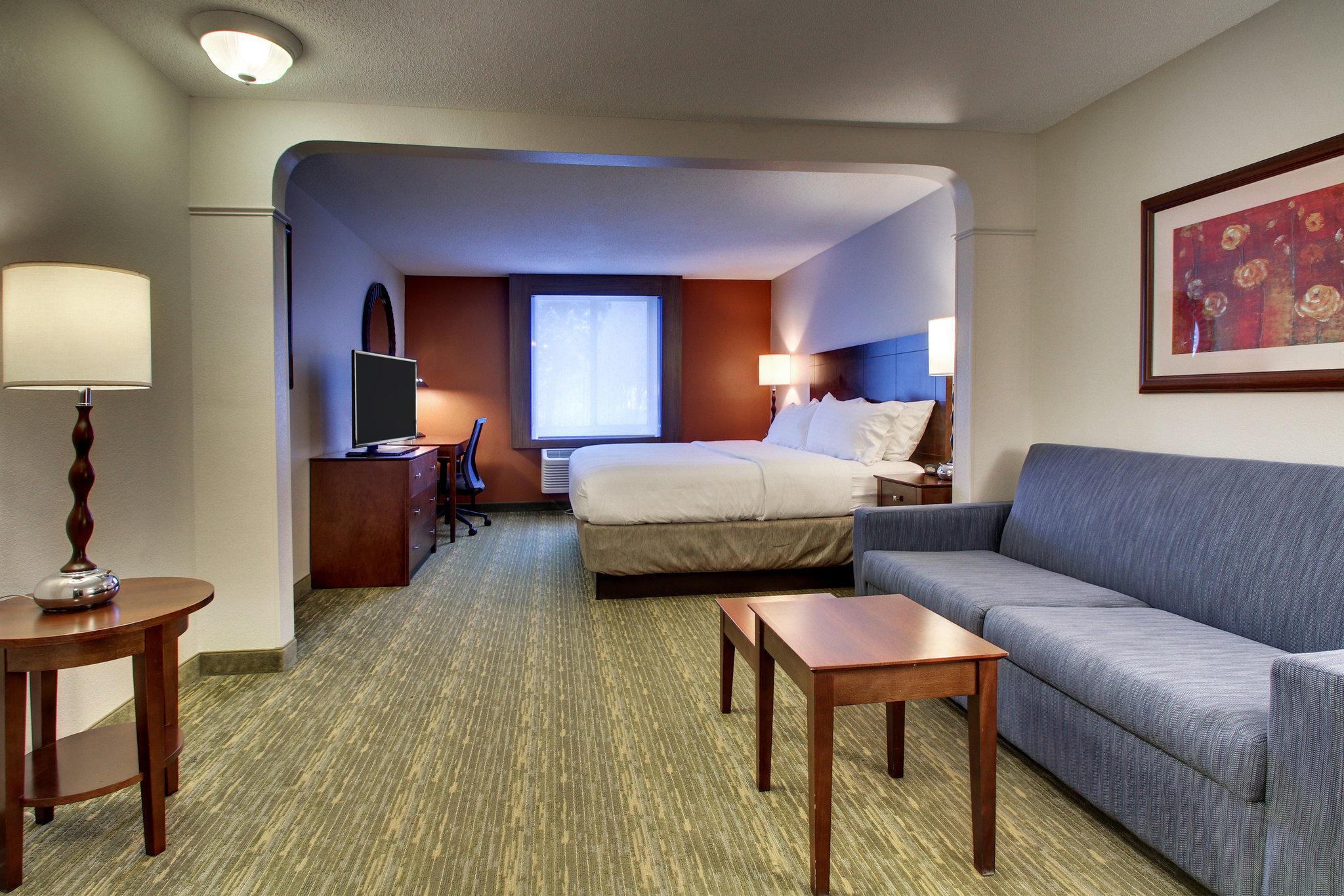 Holiday Inn Express & Suites Lincoln East - White Mountains Photo