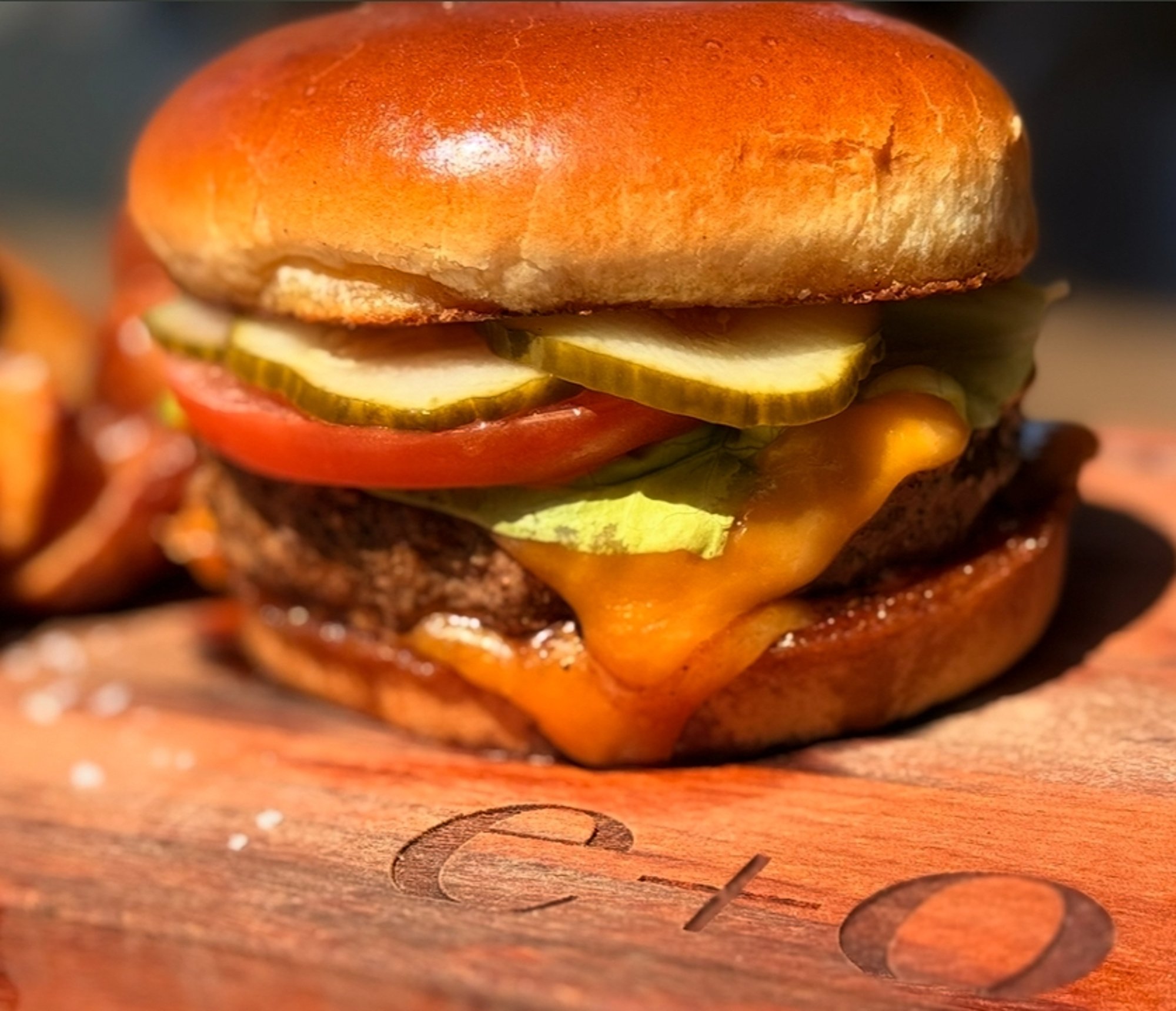 E+O Cheeseburger